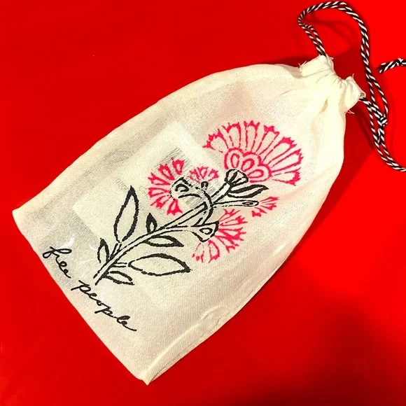 Free People Black Glass Flower Choker 🖤 - Picture 11 of 12